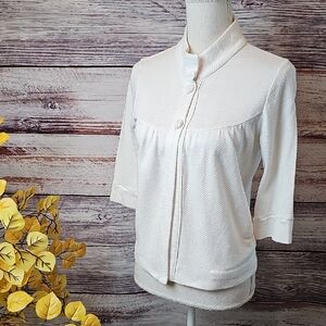 MERINGUE WHITE 3/4 SLEEVE TWO VUTTON FRONT BABYDOLL TOP